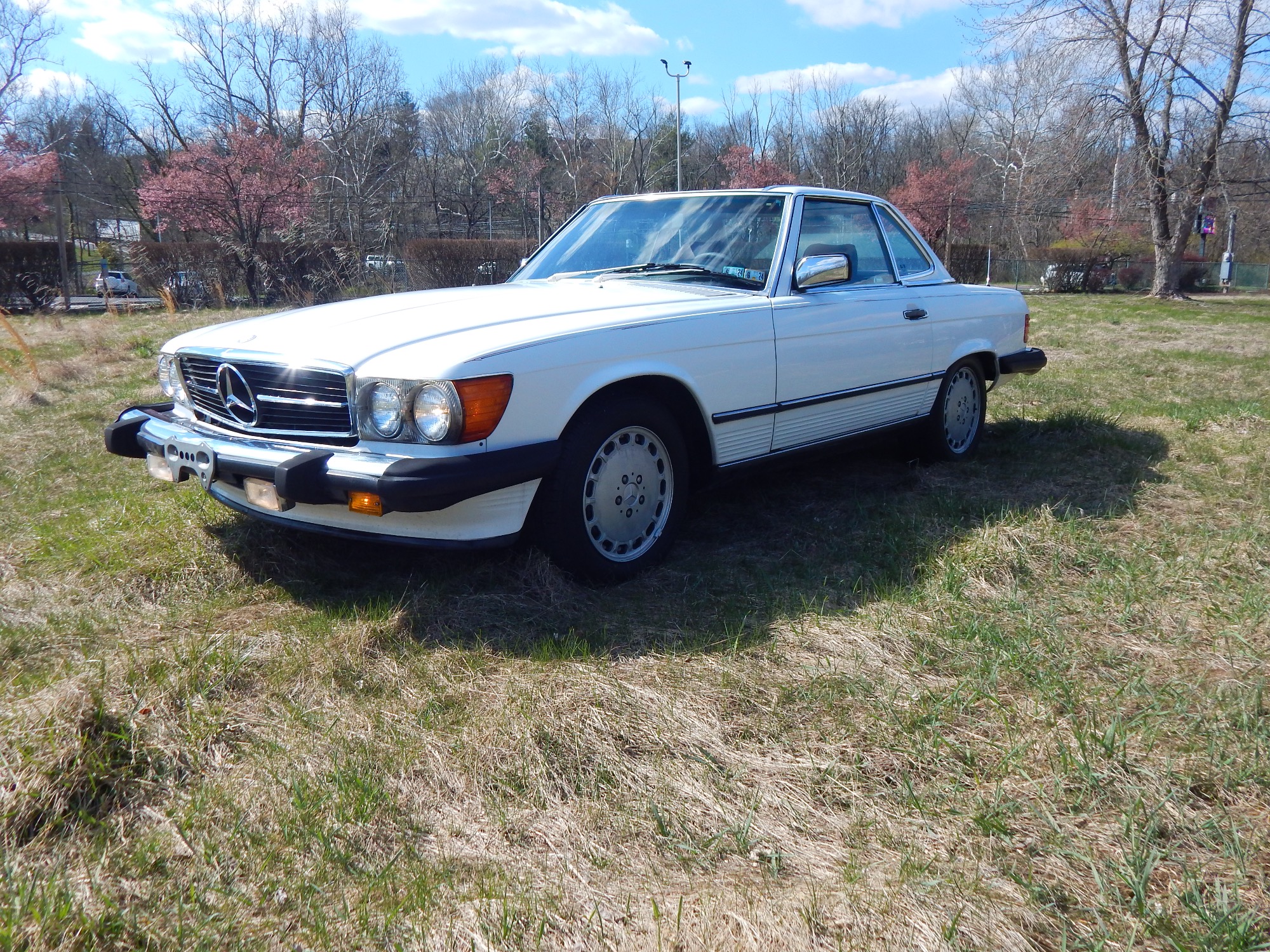 photo of 1989 Mercedes-Benz 560 SL  2 Top Convertible